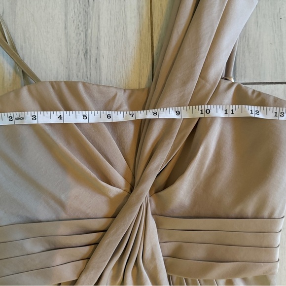 BCBG MAXAZRIA  One Shoulder Bridal Wedding  Dress SIZE 6 Taupe - Picture 4 of 13